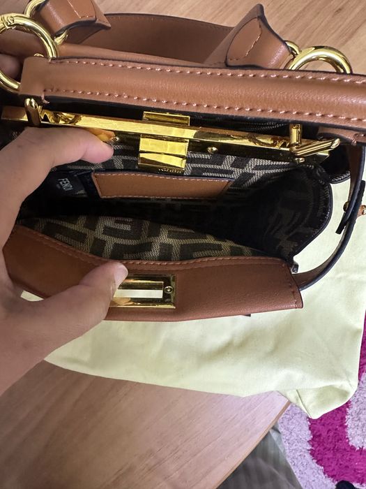 Сумочка новая Fendi