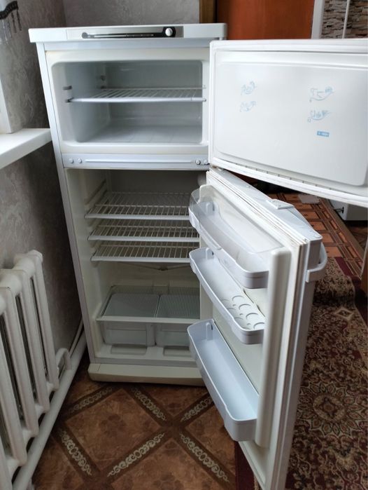 Продам холодильник
