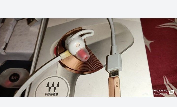 Căști Bluetooth Fitbit Flyer