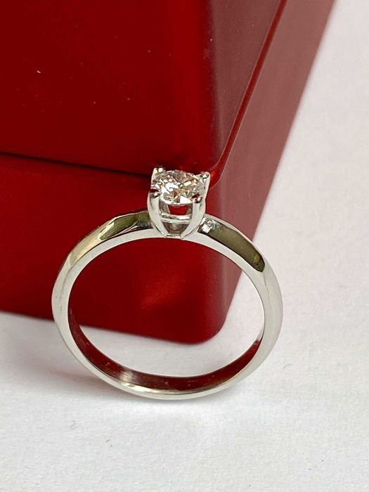 NEW Елегантен 18k Дамски златен пръстен с Диамант 0.33 ct. бяло злато.