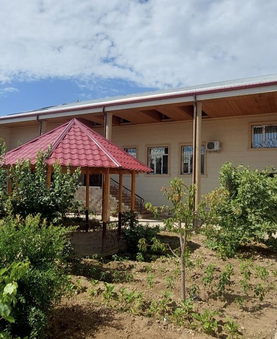 Элитный евродом в Кибрае , мах. Янги Арген , 5 комнат  7 соток.