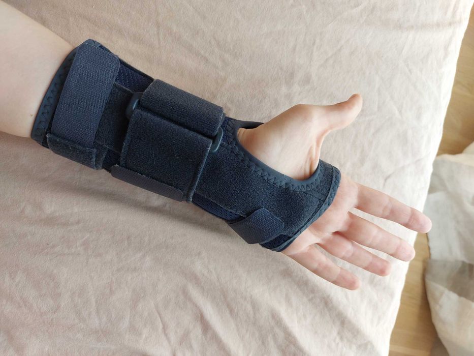 Шина за китка Манумед - лява ръка