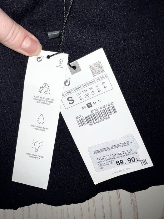 Top cu o maneca Zara