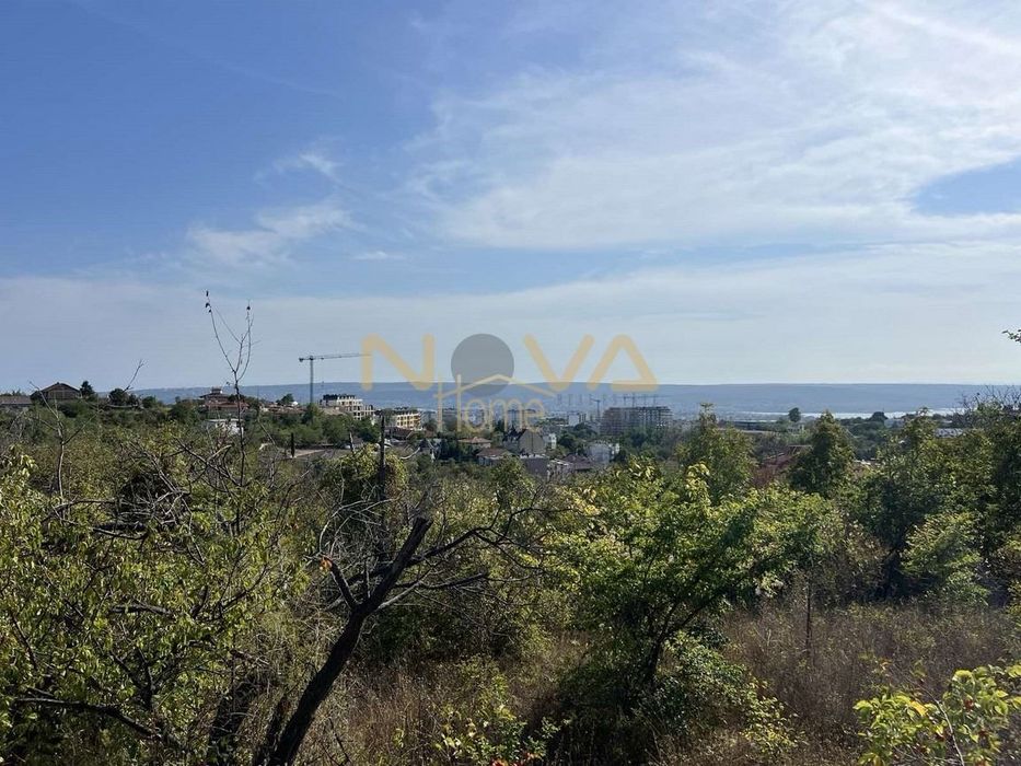 Парцел в Варна-Изгрев площ 4071 цена 385000