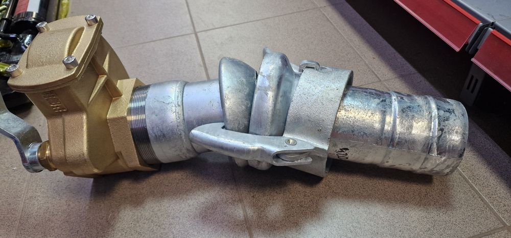 Vana robinet vidanja 4 toli cu filete ambele părți import Italia origi