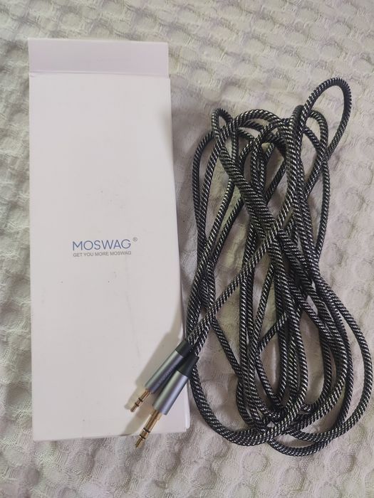 аудио кабел AUX 3.5mm (жак мъжко към мъжко)аудио кабел AUX 3.5mm (жак мъжко към мъжко)
