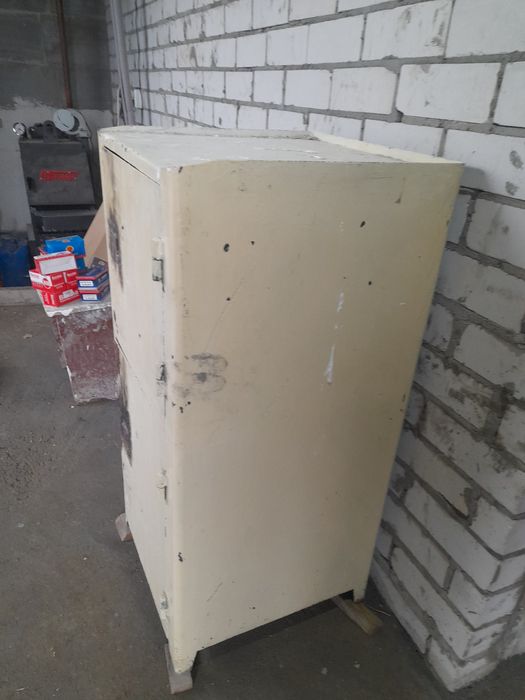 Металлический сейф