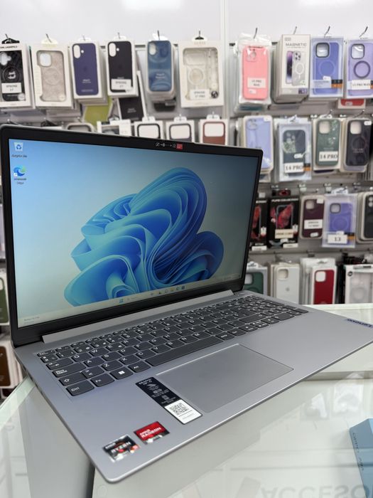 Laptop Lenovo Model 82VG / Ryzen 5 - 7520U / 16 GB DDR4 / SSD 480 GB - DeBi GSM Mobile