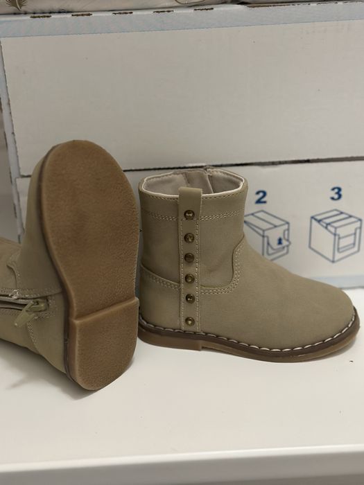 Ghete pentru fetita kaki