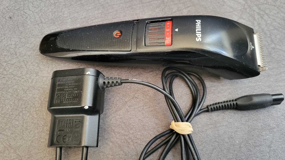 PHILIPS BT405 Masina tuns +incarcator 4.3V-70Ma fuctionala