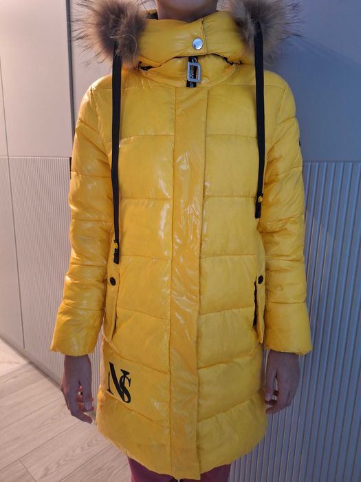 Продам зимнии пуховик для девочки