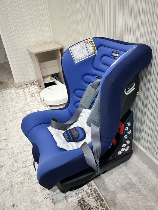 Продам автокресло chicco