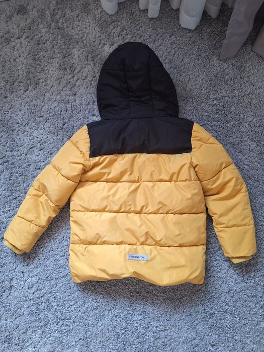 Продам  куртку, размер 122