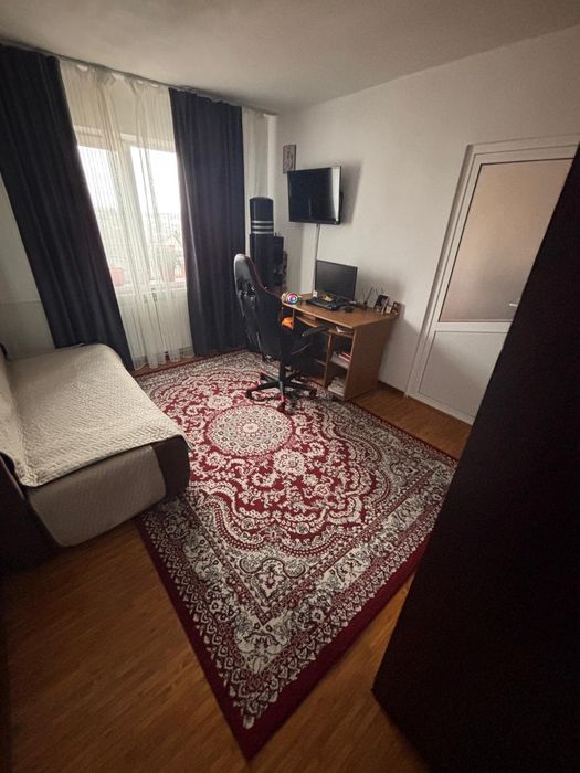 Vand apartament doua camere in cartierul 23 tulcea