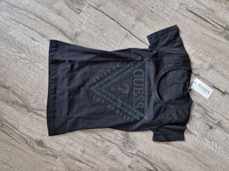 Тениска Guess нова с камъни