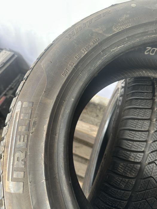 225/55/17 Pirelli dot22
