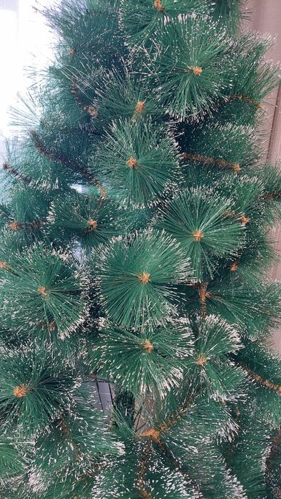 Продам искусственную Ёлку 1,5 м.