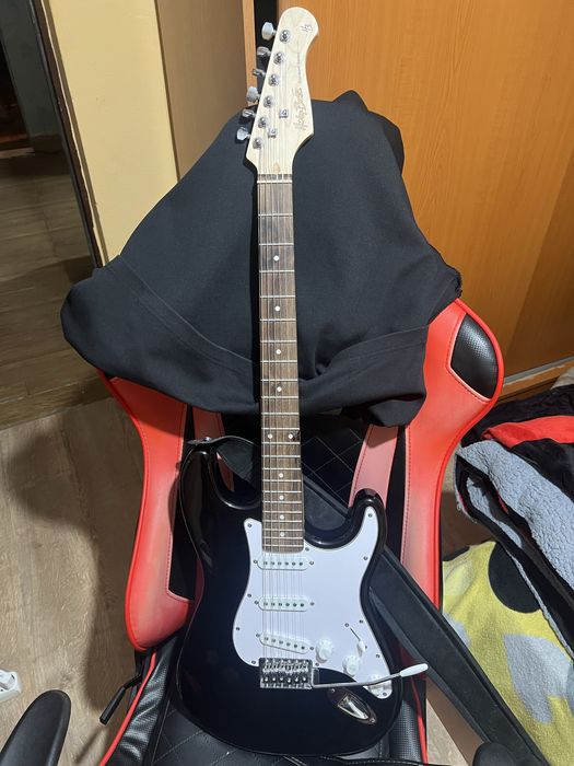 Chitară electrică Harley Benton ST-20 cu accesorii