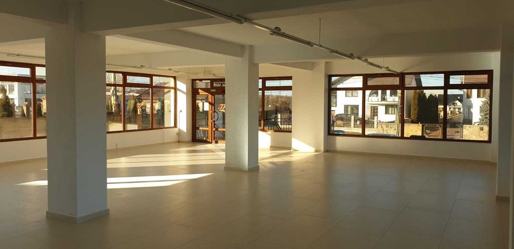 Inchiriere/vanzare spatiu comercial 143mp Stefan cel mare nr 149 , Radauti