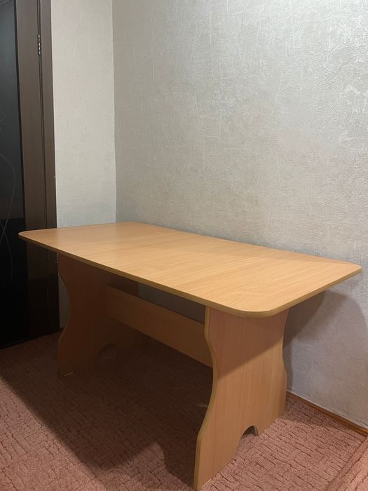 Продам стол в отличном состоянии