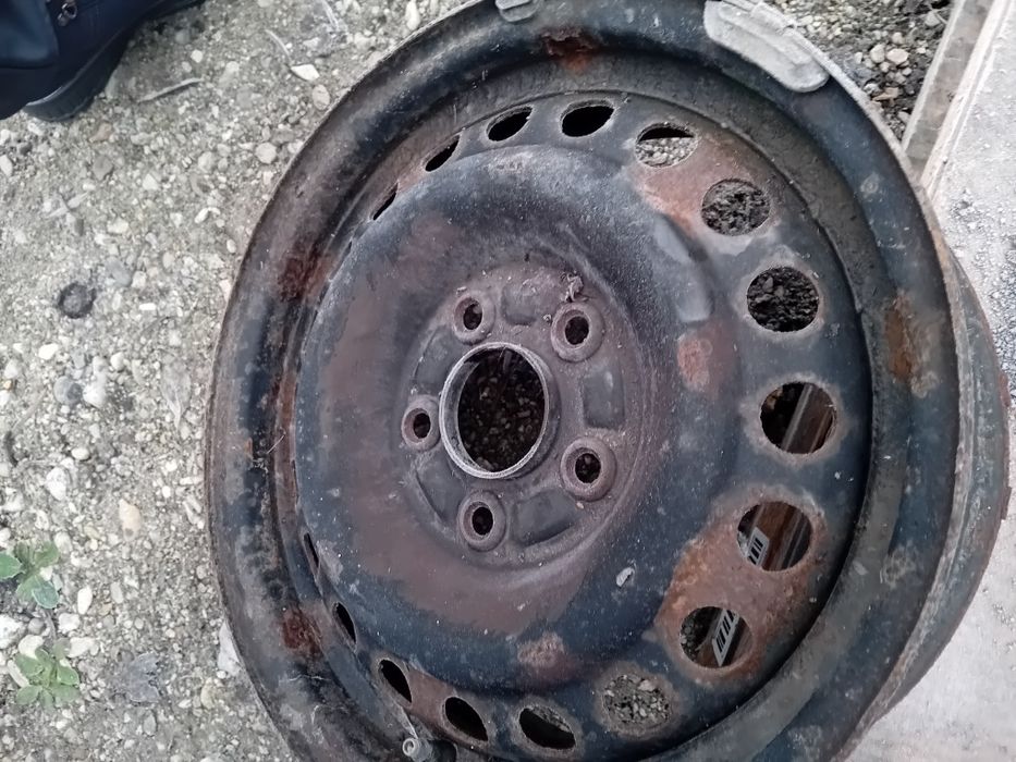 Vând set 4 jante R 15 renault nu au defecte