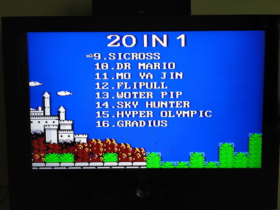 Mini consola cu 20 de jocuri clasice: Mario, Tetris, etc. (produs nou)