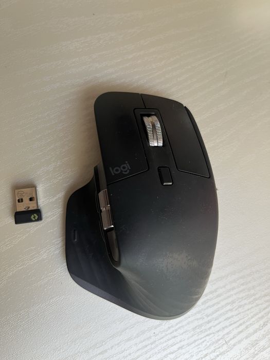 Продам Logi Mx master 3s в хорошем состоянии