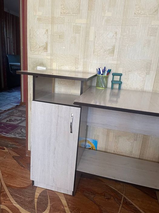 Письменый стол для офиса