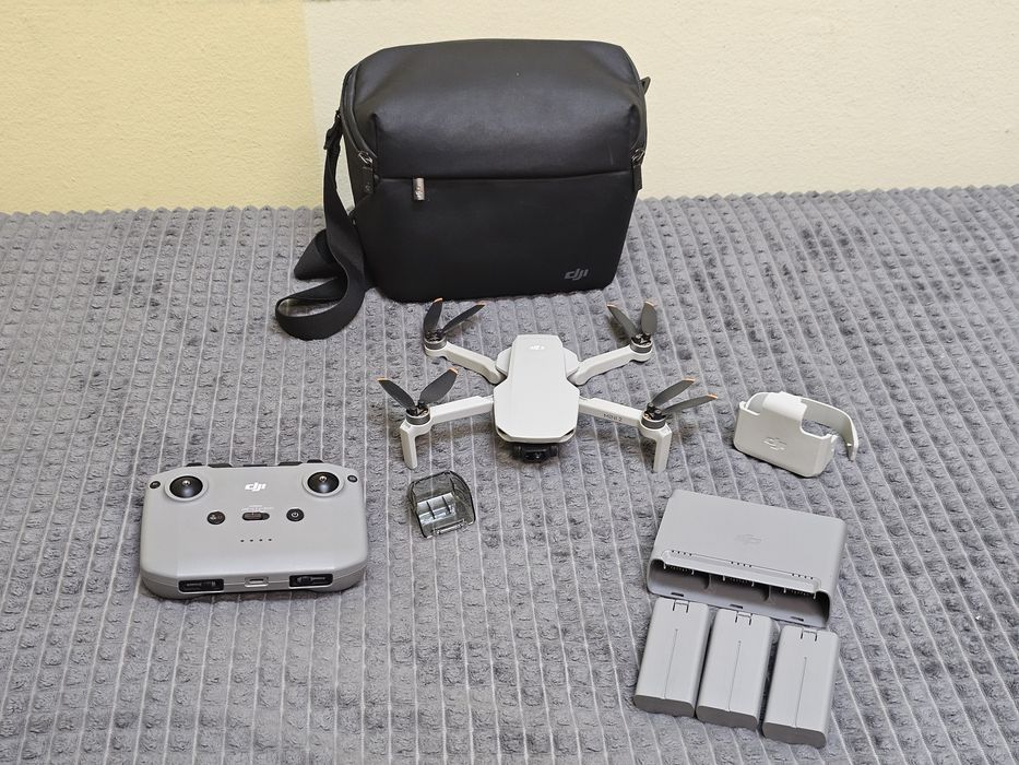 Drona DJI Mini 2 Fly More Combo
Drona DJI Mini 2 Fly More Combo
Drona DJI Mini 2 Fly More Combo