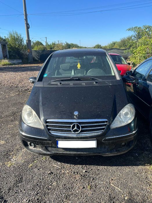 Dezmembrez Mercedes Benz A150 W169 negru 2006 4usi benzina