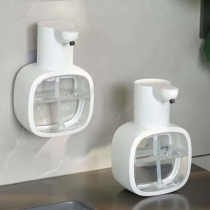 Автоматичен дозатор диспенсър за пяна.