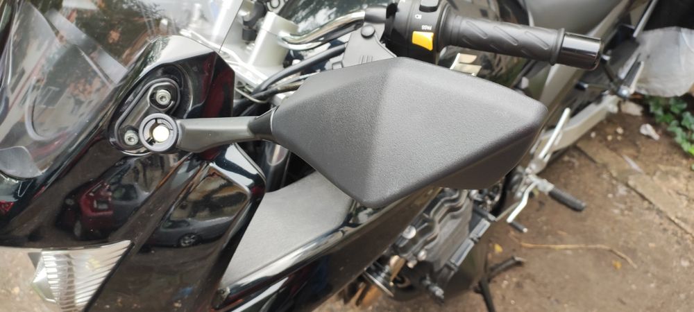 Vând geaca, oglinzi moto și o pereche de mănuși moto proanti noi.