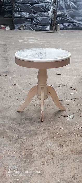 stoyka veshelka yogochdan