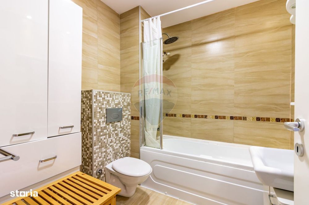 Apartament cu 4 camere de vanzare in Cosmopolis, parcare, terasa 50 mp