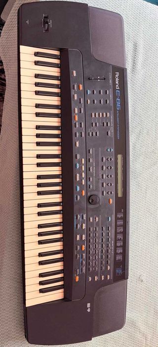 Синтезатор Roland-E86