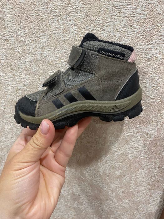 Продам сапожки детские адидас