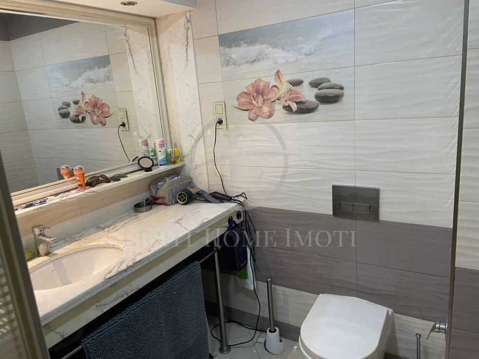 Продава се Тристаен апартамент в Пловдив, Каменица 1 - 80 кв.м за 2563 €/кв.м - Снимка #9