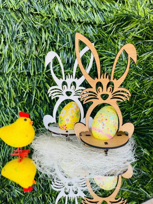 Поставки за Великденски яйца.