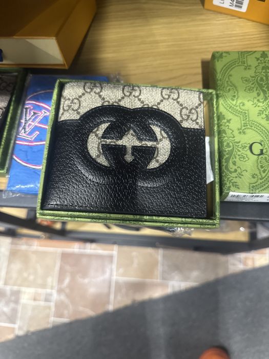 Продавам Кожен партфеил на GUCCI  и Goyard