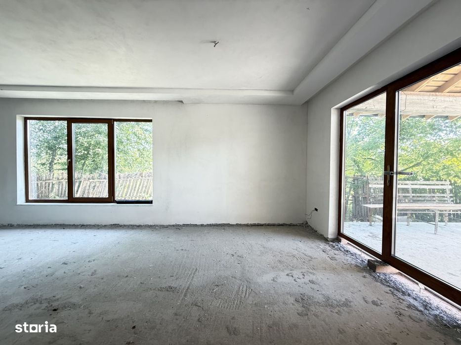 Casa - Zona Ultracentrala, Mioveni, zona Pompieri, 750 mp, deosebita
