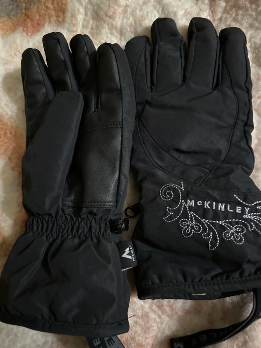 Дамски ръкавици McKinley