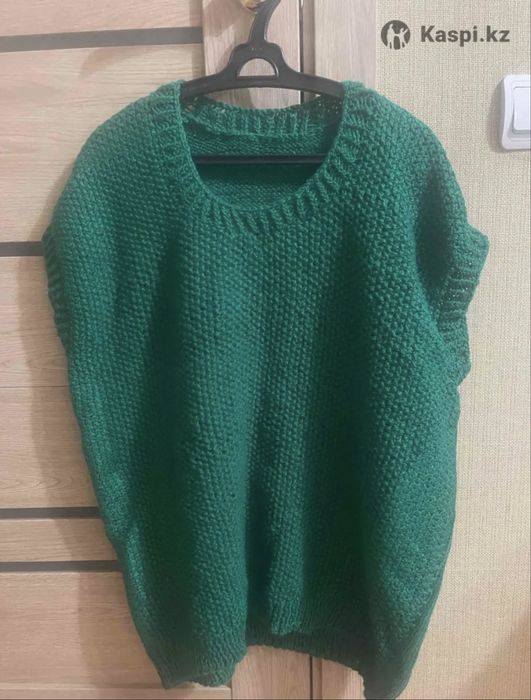 Безрукавка вязаная