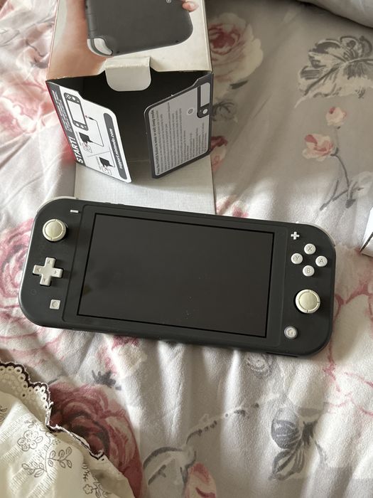 Nintendo swith lite + zelda