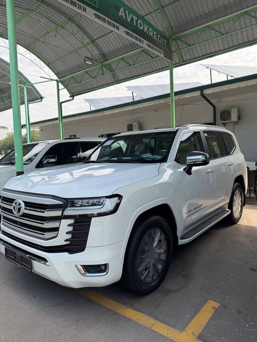 Toyota Land Cruiser 300