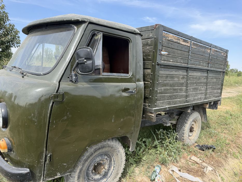 Uaz 452 sotiladi