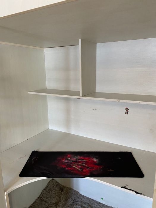 Детская кровать с встроенным столом