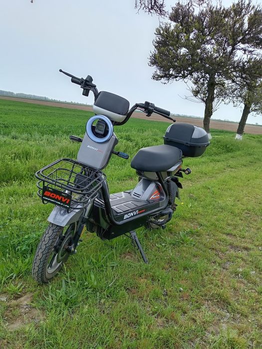 Skuter sotiladi 6 ta akkumulyatorlik yaxshi xolatda