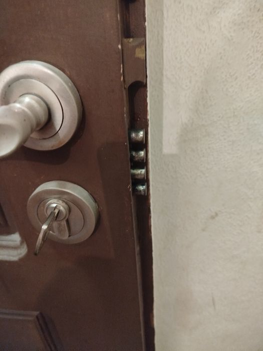 Дървена входна врата от Чам