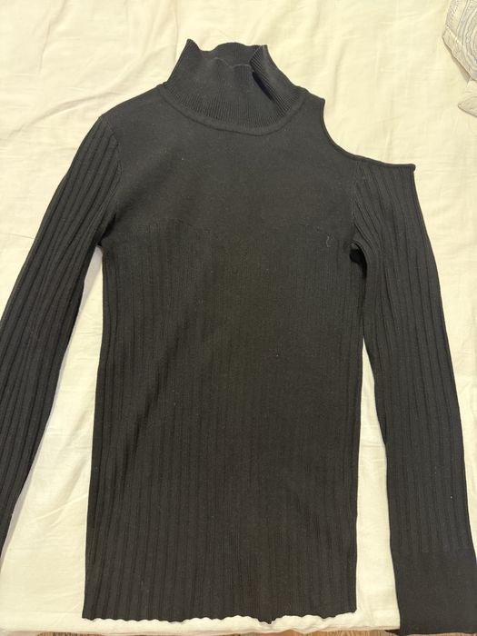 Love Republic лонгслив с открытым плечом