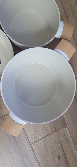 Тенджери Karaca и тиган